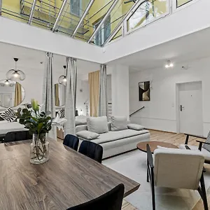 Apartment Paid Parking I Calm Location I 10 Minutes To S-bahn, Wien
