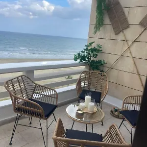 lazuli-beach-apartments.hotelsatayianapa.com/