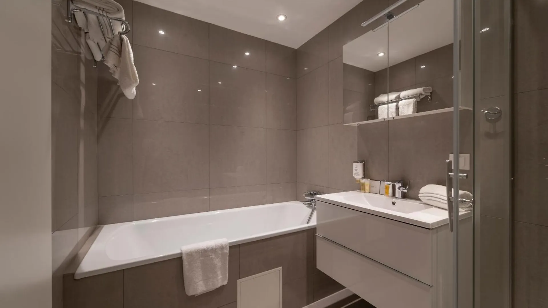 Pakat Residences Bécs Apartman